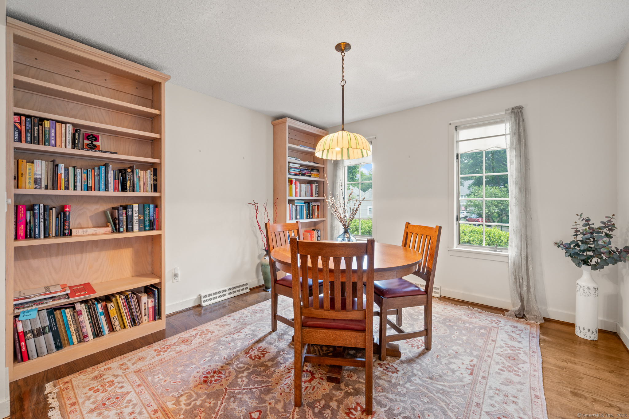 Glastonbury, Connecticut 06033, United States, 2 Bedrooms Bedrooms, ,3 BathroomsBathrooms,Residential,Pending,191707