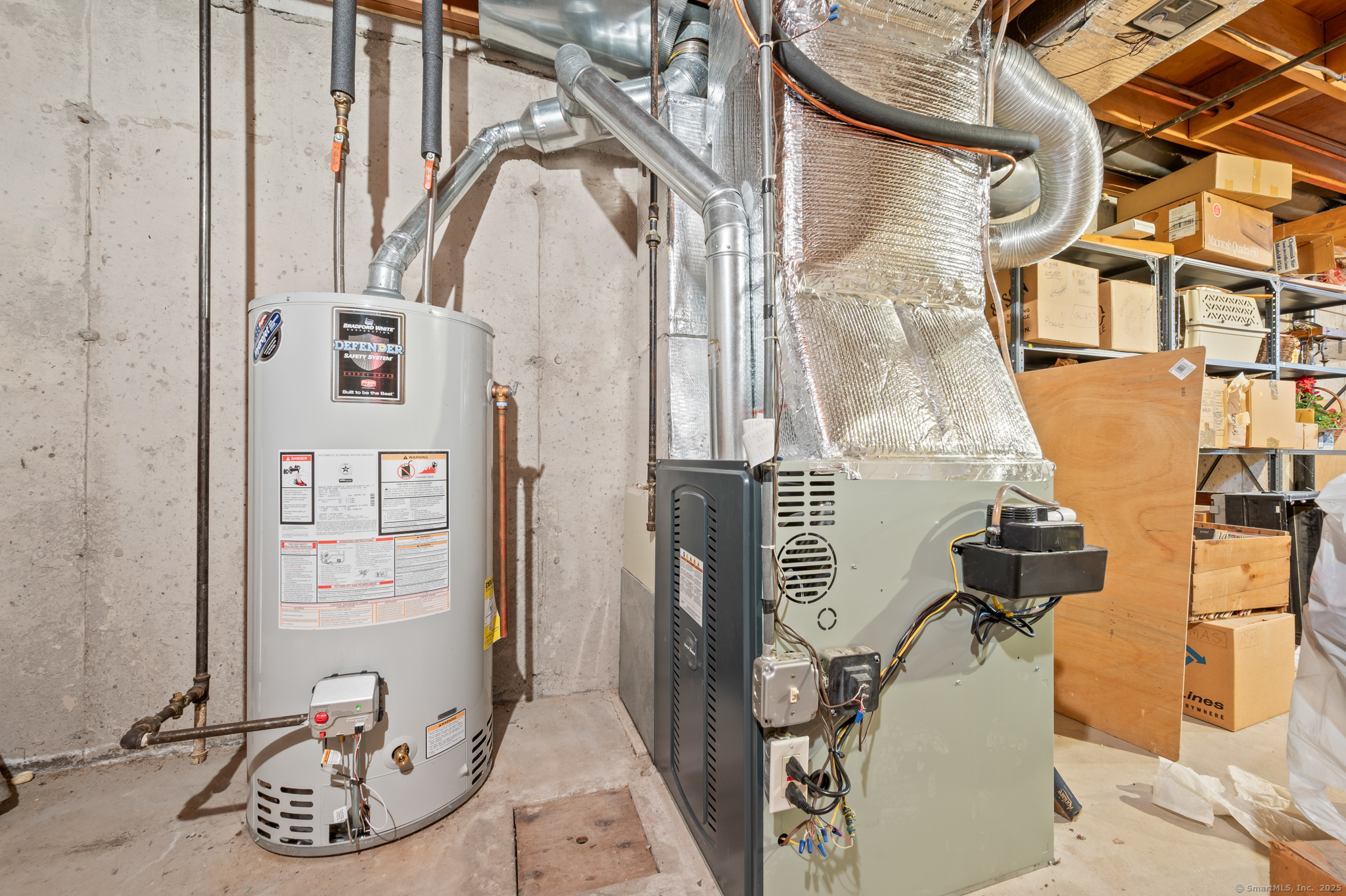 Glastonbury, Connecticut 06033, United States, 2 Bedrooms Bedrooms, ,3 BathroomsBathrooms,Residential,Pending,191707