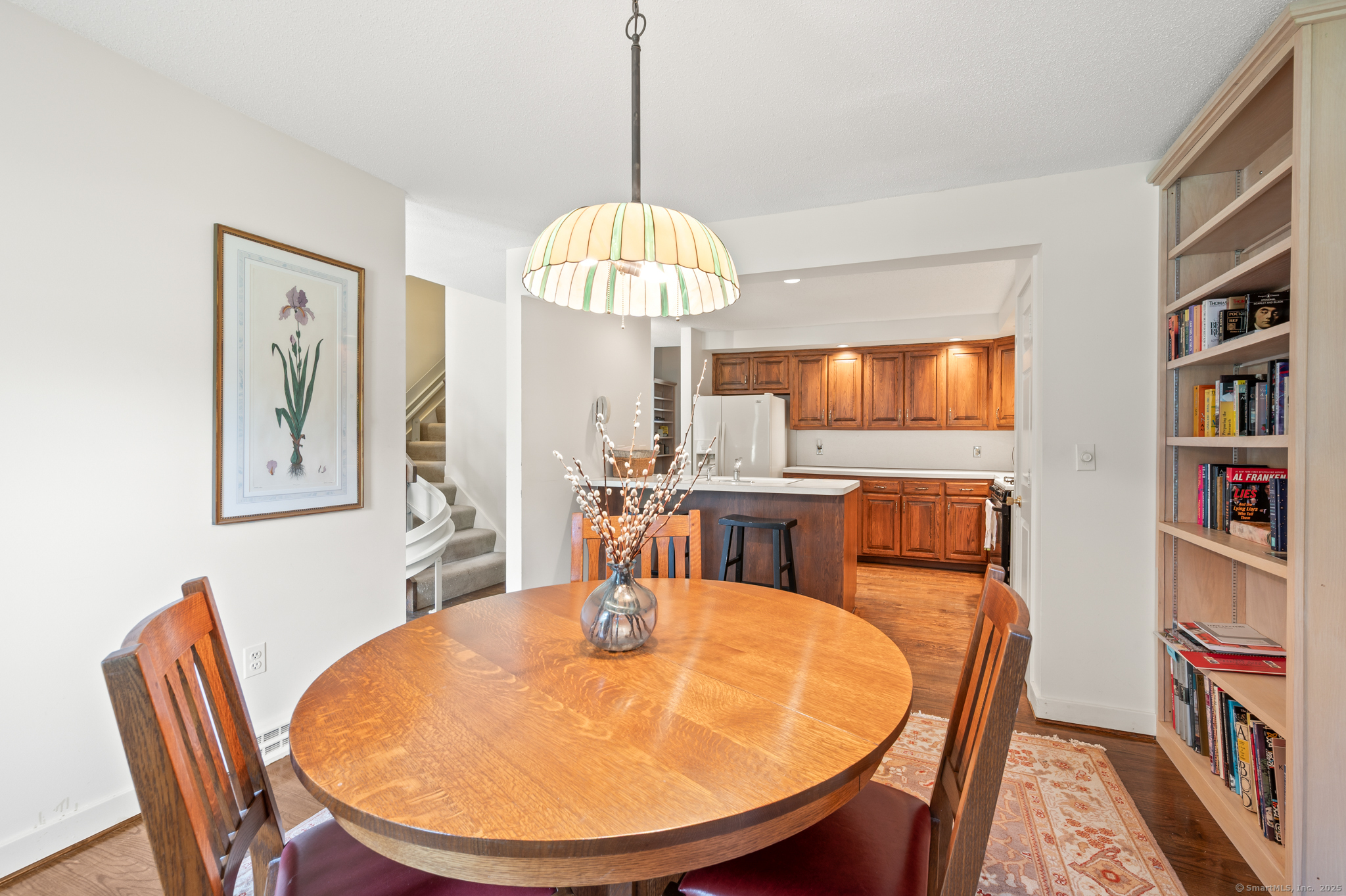 Glastonbury, Connecticut 06033, United States, 2 Bedrooms Bedrooms, ,3 BathroomsBathrooms,Residential,Pending,191707