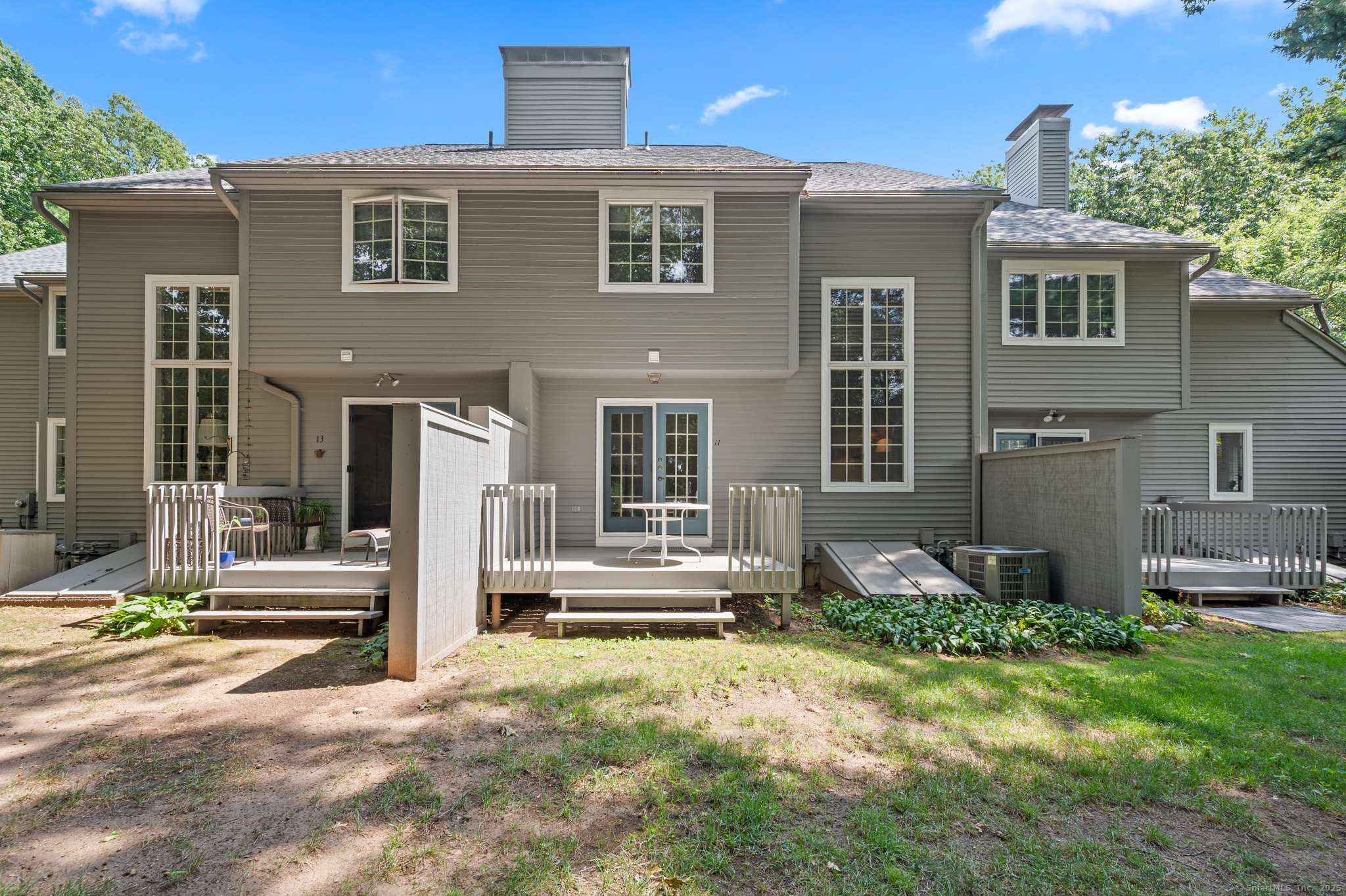 Glastonbury, Connecticut 06033, United States, 2 Bedrooms Bedrooms, ,3 BathroomsBathrooms,Residential,Pending,191707