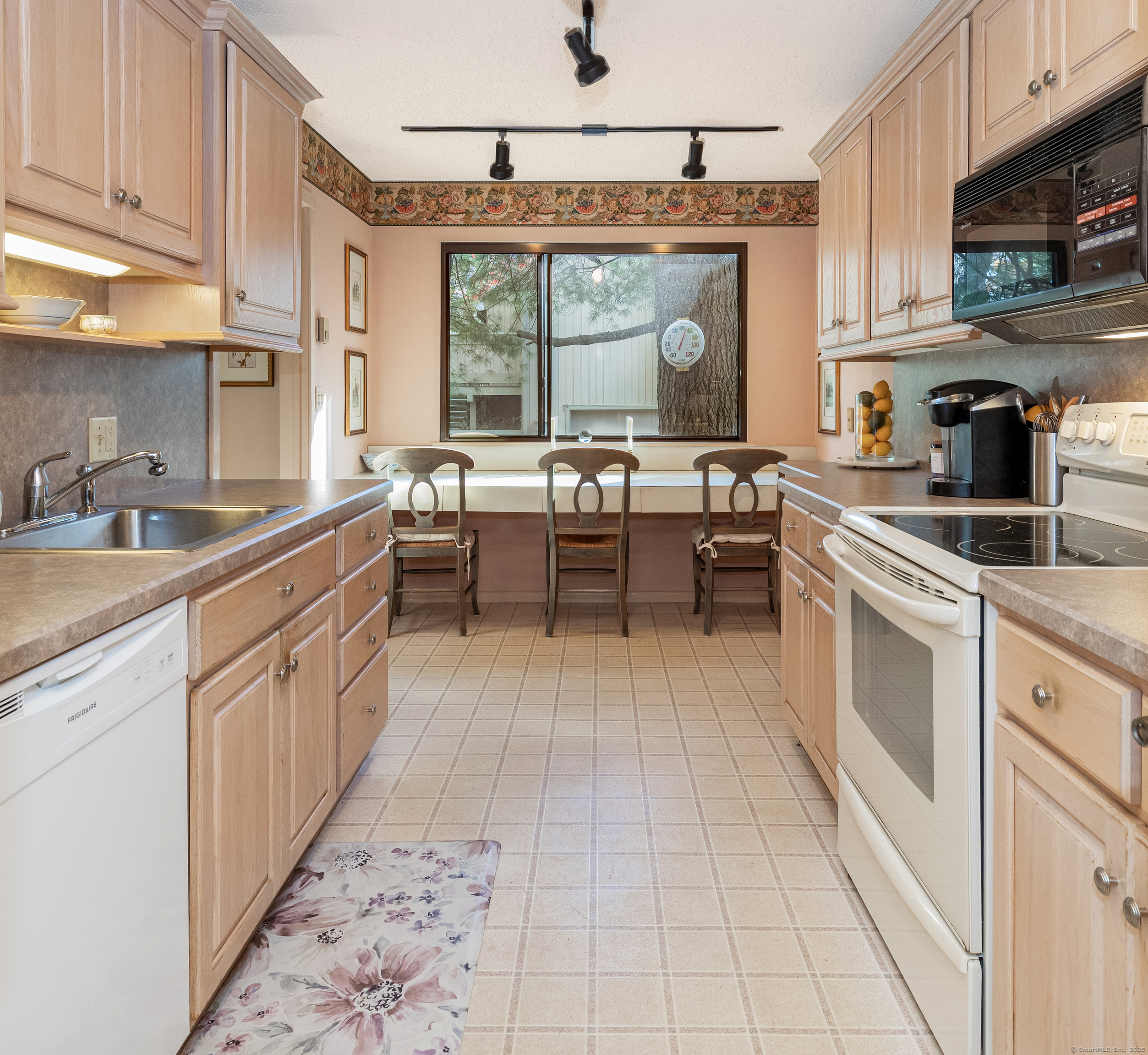 701 Heritage Village B