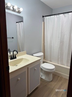 702 Twin Circle Drive 702