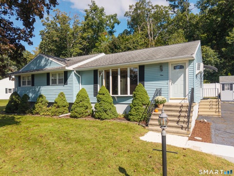 Homes For Sale - 9 Robin Drive<br/> New Haven County, East Haven, CT 06513