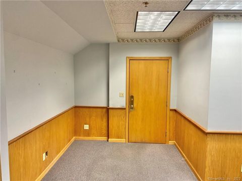 Tiny photo for 395 W Avon Road, Avon, CT 06001 (MLS # 170615886)