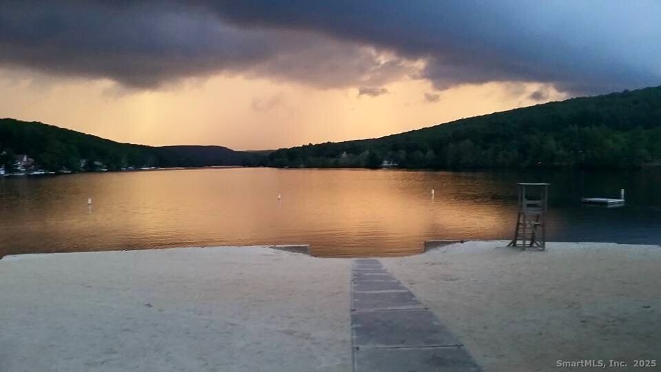 118 Lake Shore Boulevard