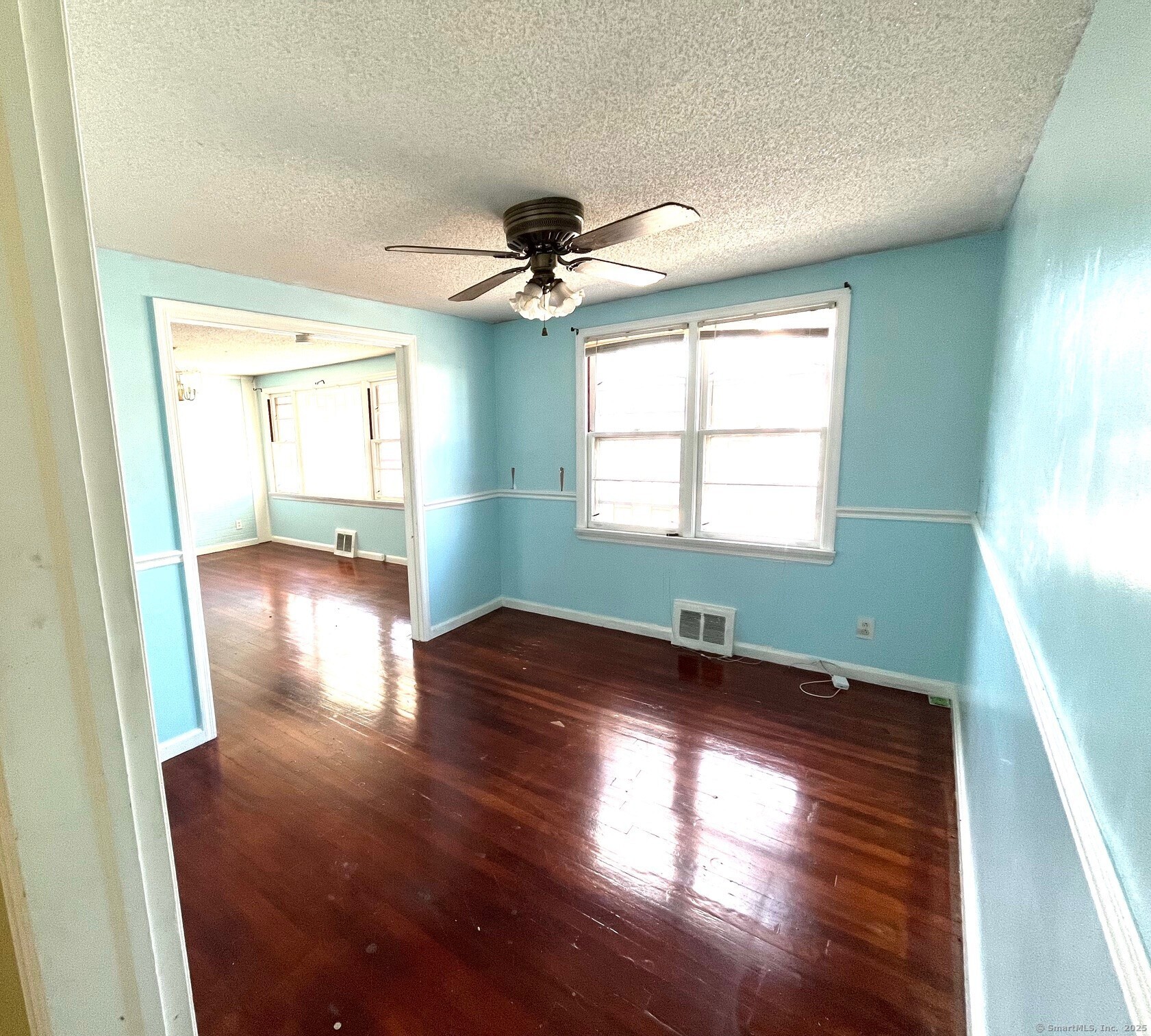 Waterbury, Connecticut 06705, United States, 2 Bedrooms Bedrooms, ,1 BathroomBathrooms,Residential,Pending,21244