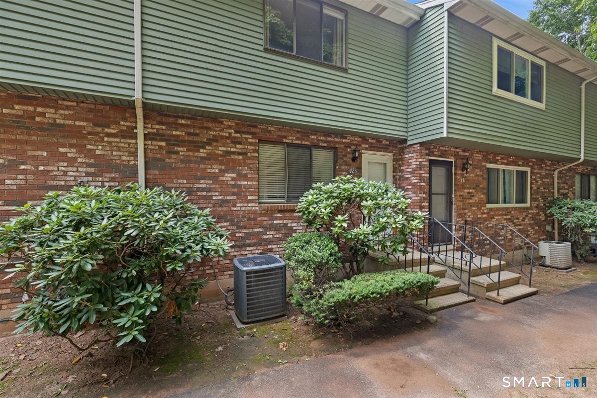 423 Churchill Drive 423