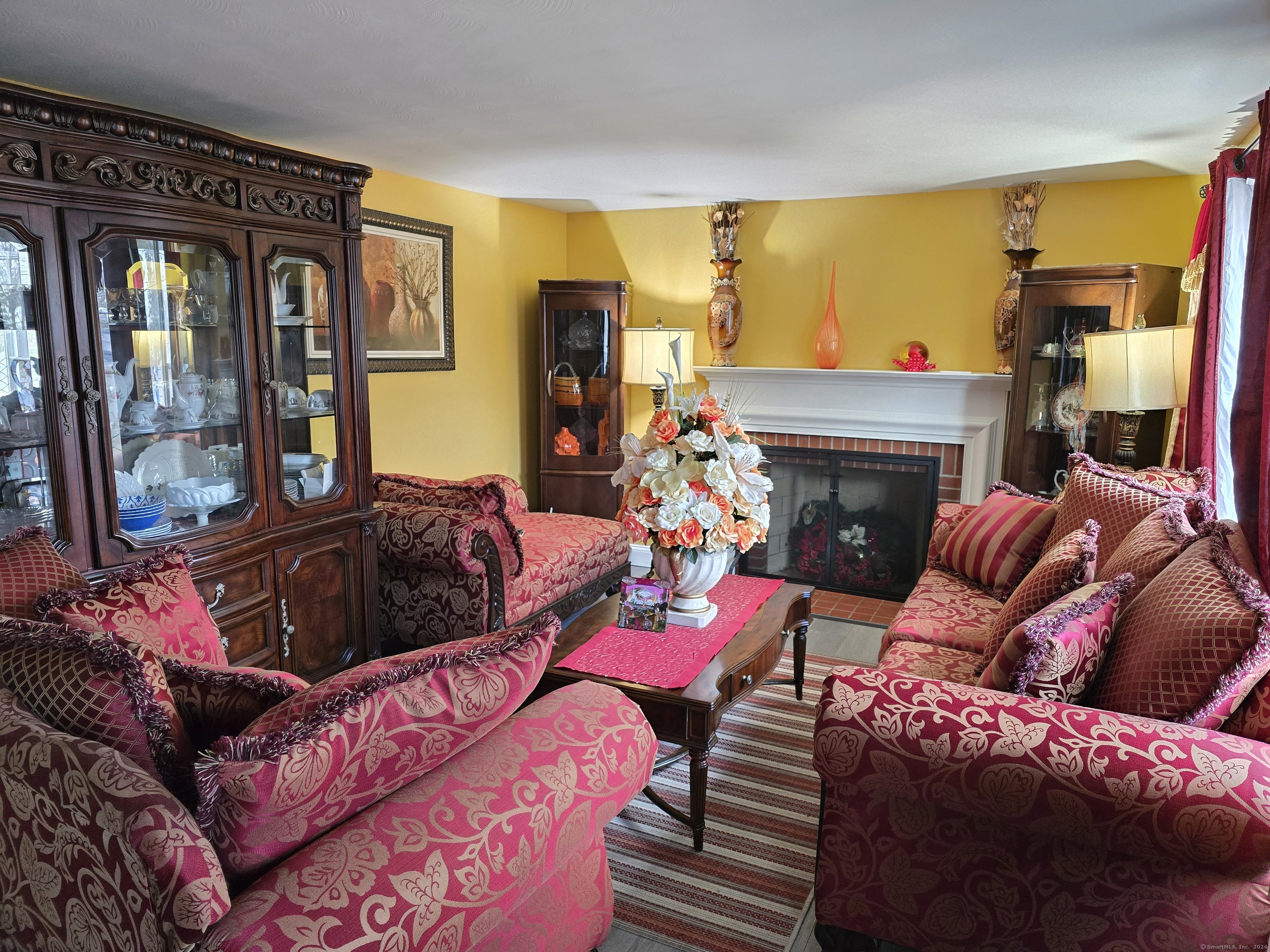 Bloomfield, Connecticut 06002, United States, 3 Bedrooms Bedrooms, ,2 BathroomsBathrooms,Residential,Pending,26800