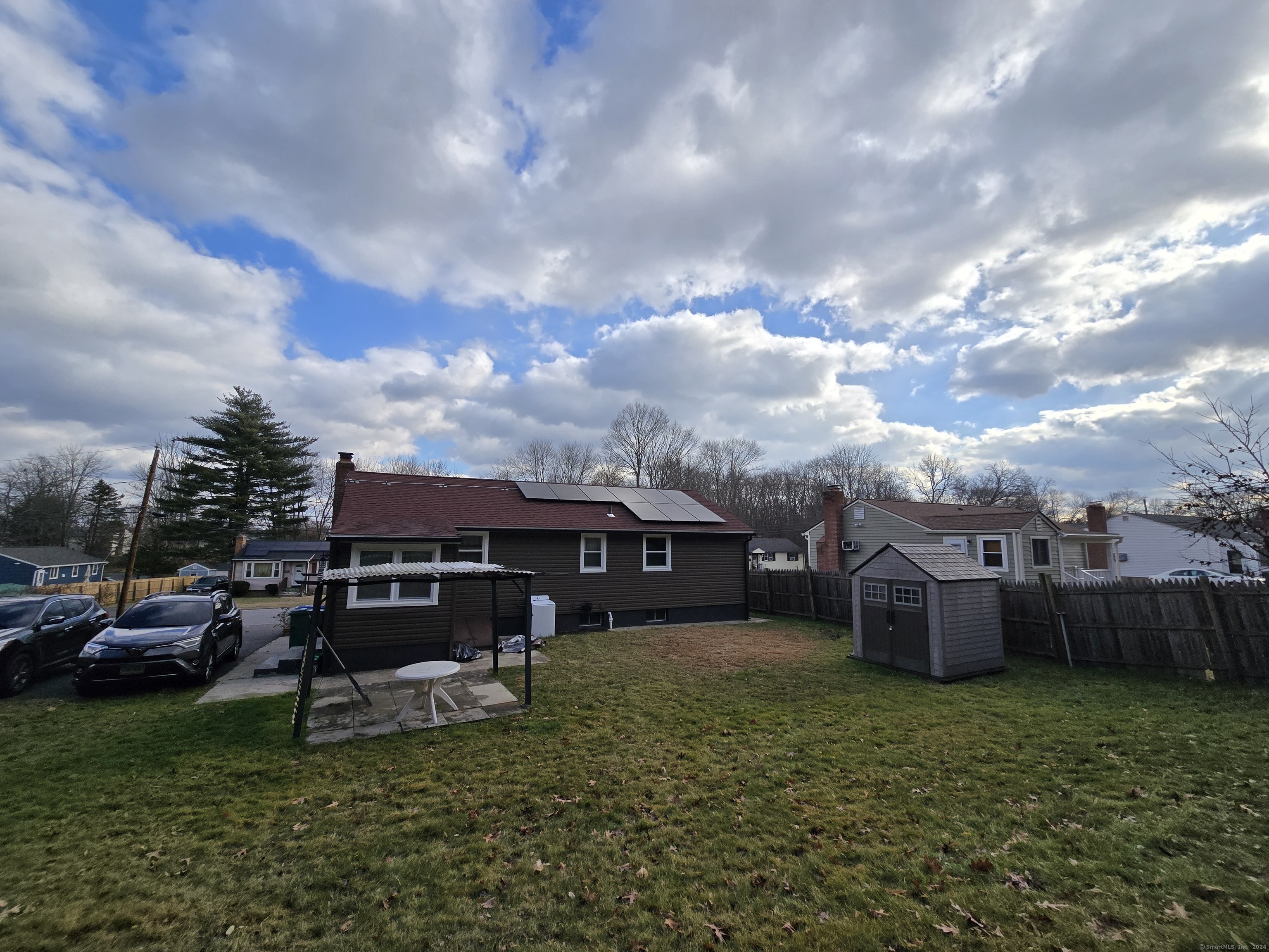 Bloomfield, Connecticut 06002, United States, 3 Bedrooms Bedrooms, ,2 BathroomsBathrooms,Residential,Pending,26800