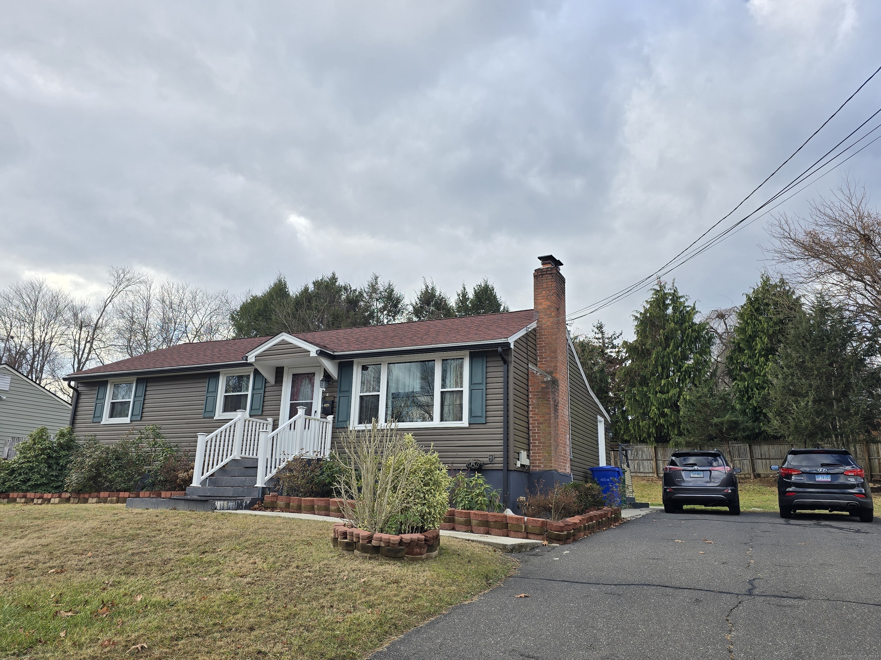 Bloomfield, Connecticut 06002, United States, 3 Bedrooms Bedrooms, ,2 BathroomsBathrooms,Residential,Pending,26800