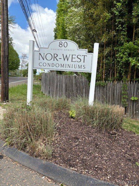 County Street 2C, Norwalk, Connecticut - 1 Bedrooms  
1 Bathrooms  
3 Rooms - 
