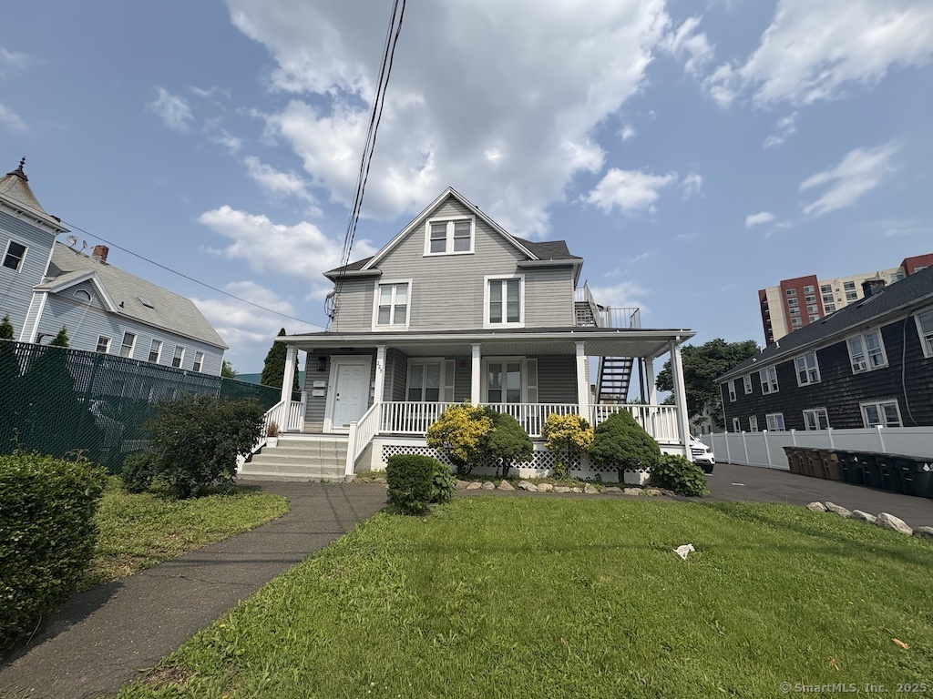 225 Washington Boulevard