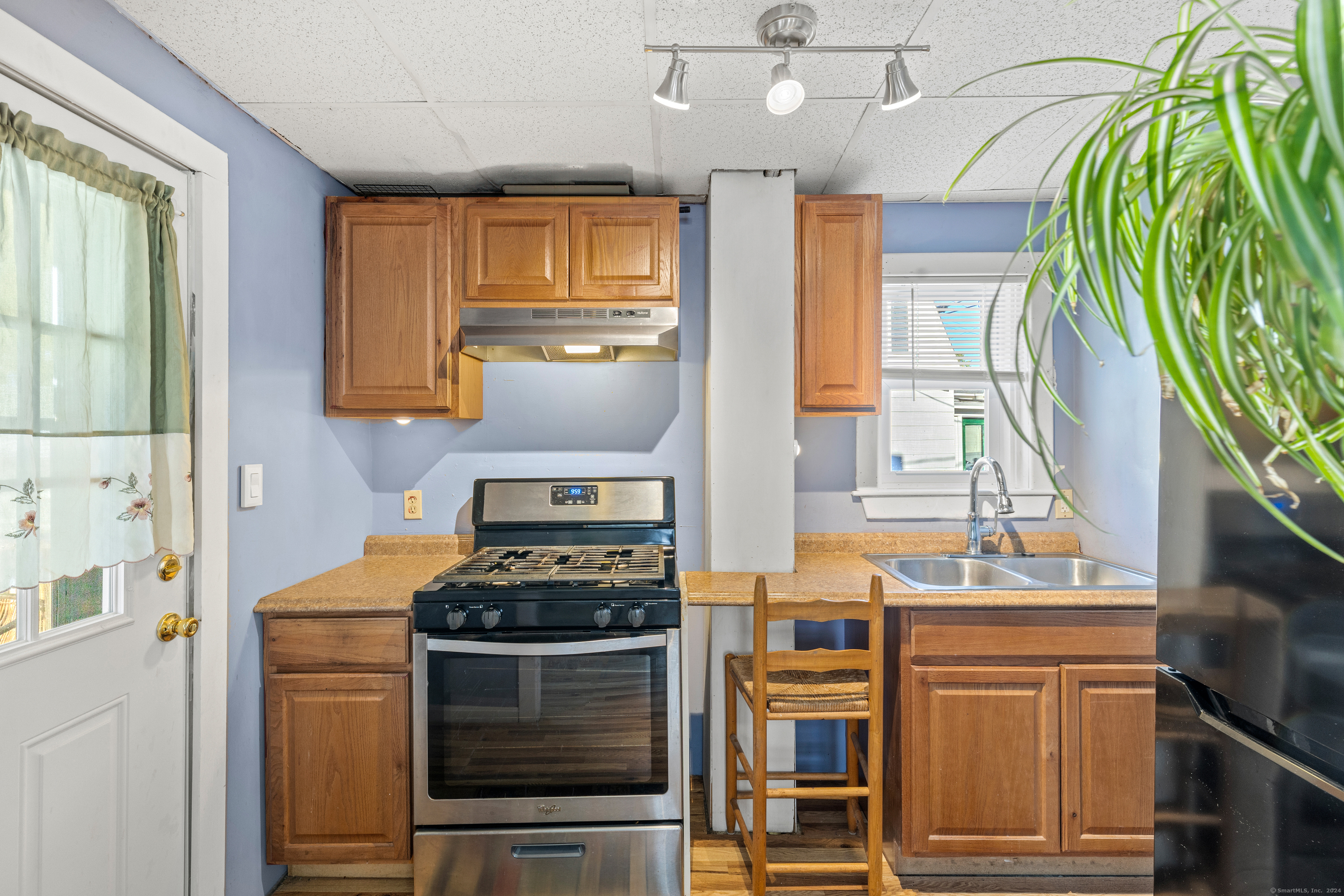 88 Blackhall Street, New London, Connecticut image 3
