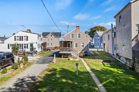 A home in New London