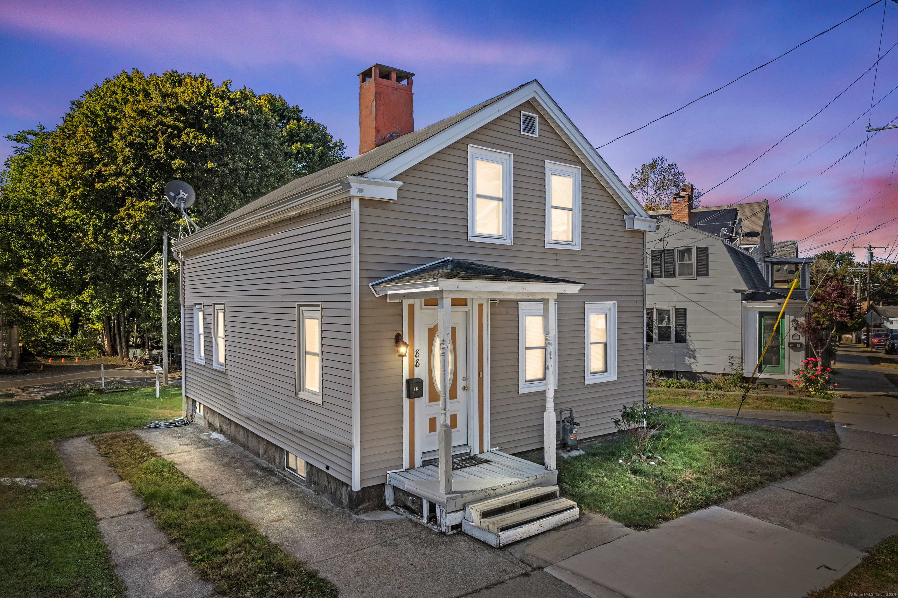 88 Blackhall Street, New London, Connecticut image 2