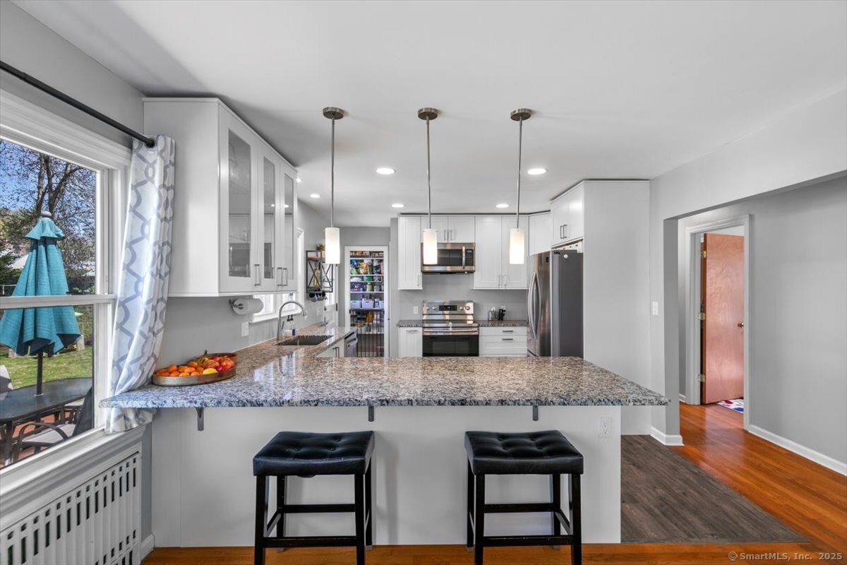 190 Dessa Drive, Hamden, Connecticut image 8