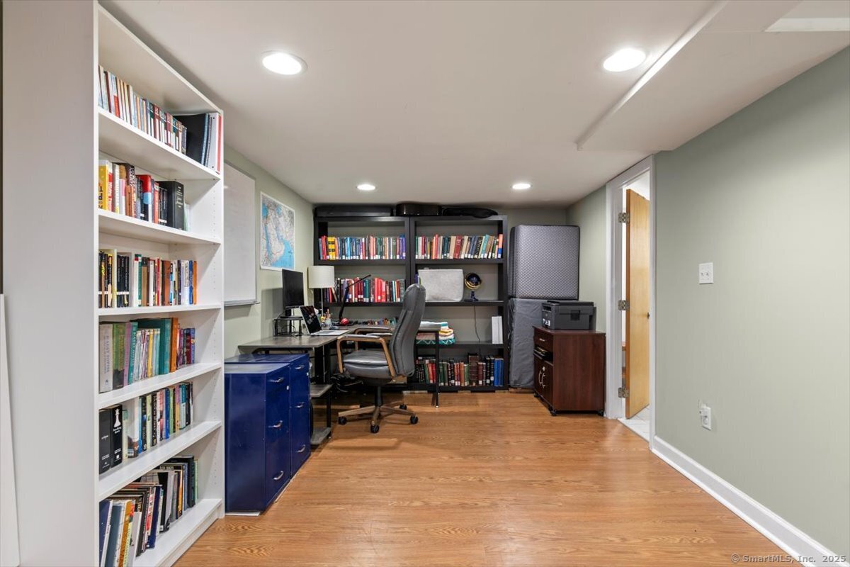 190 Dessa Drive, Hamden, Connecticut image 28