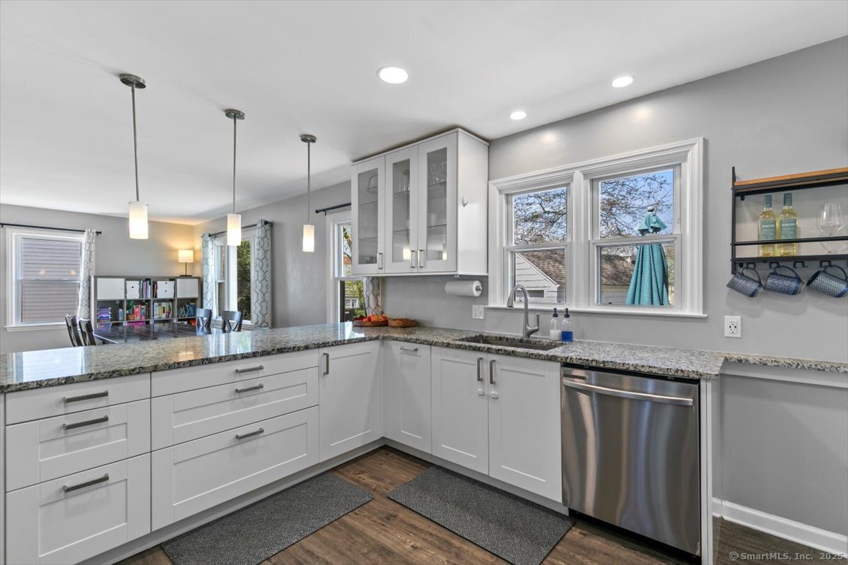 190 Dessa Drive, Hamden, Connecticut image 11