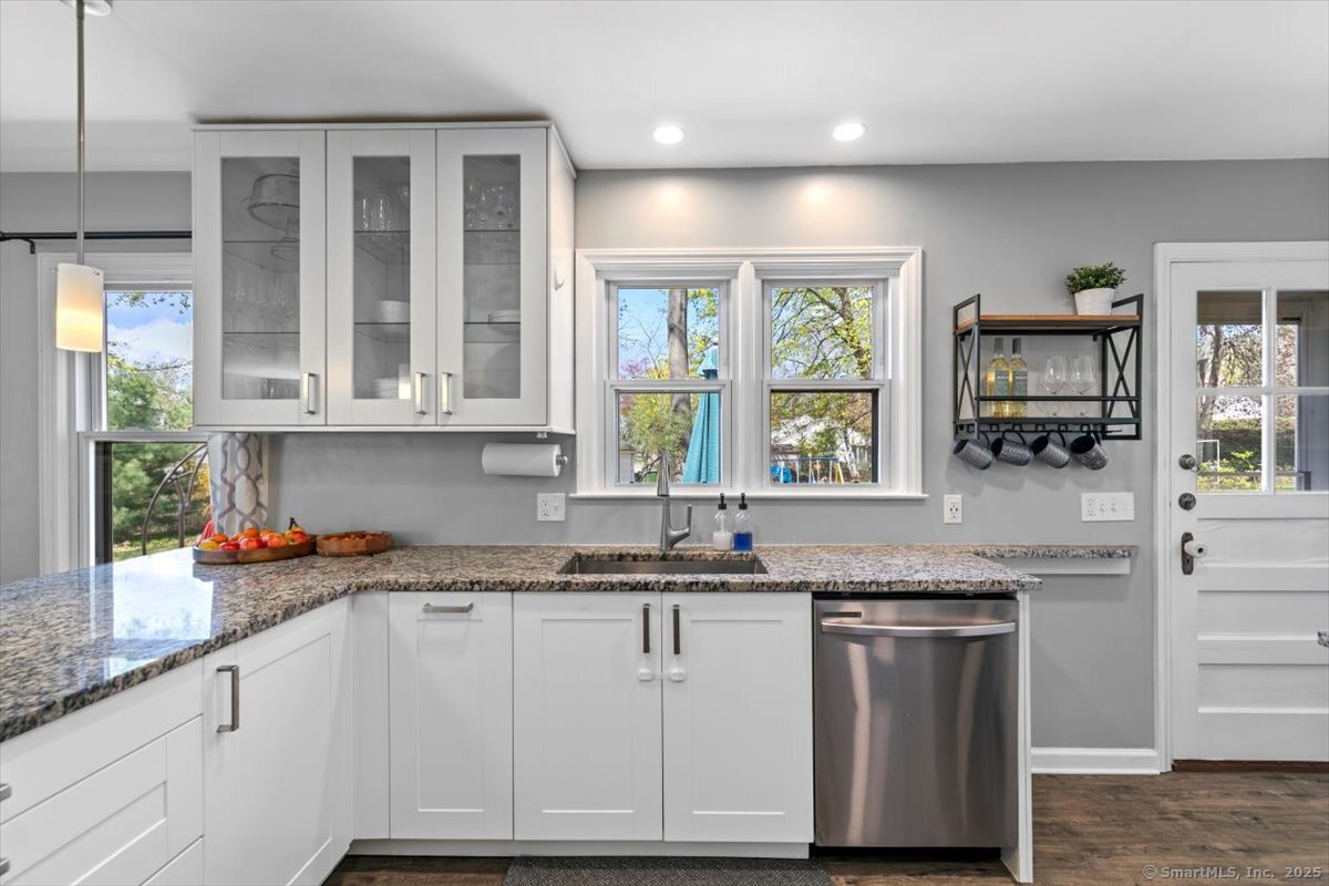 190 Dessa Drive, Hamden, Connecticut image 10