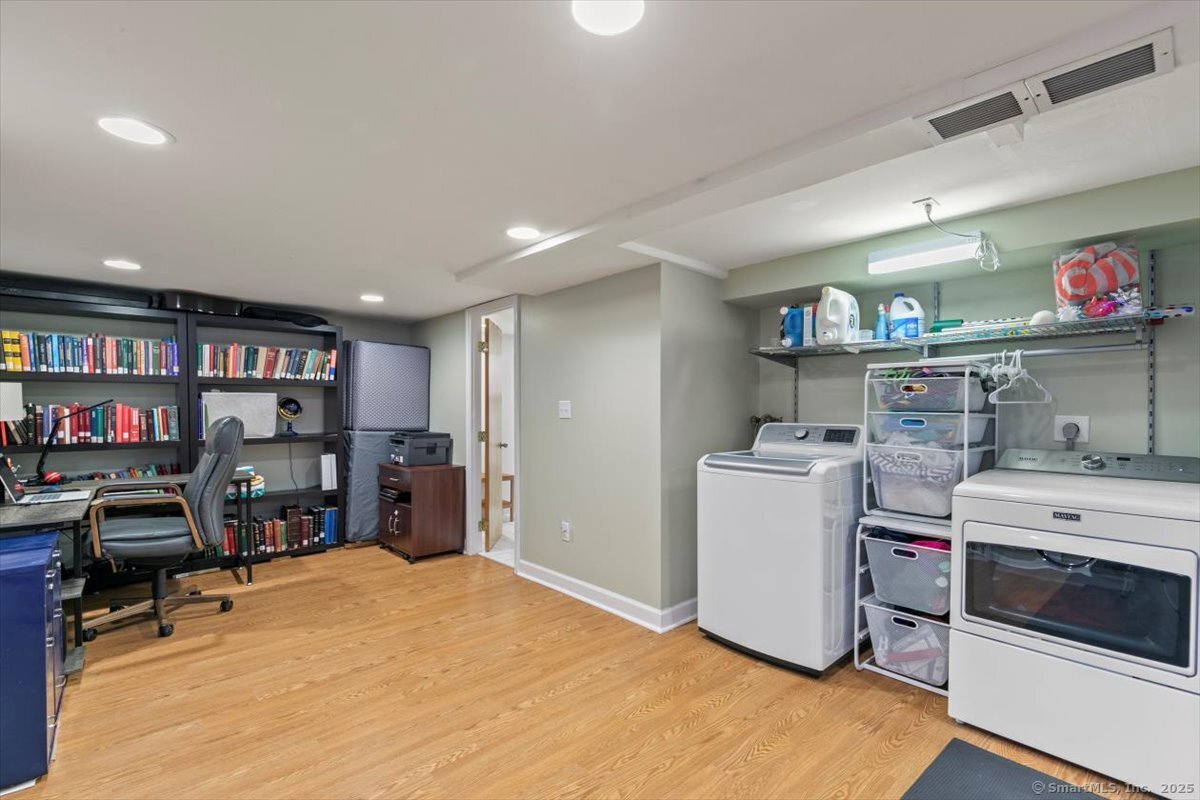 190 Dessa Drive, Hamden, Connecticut image 27