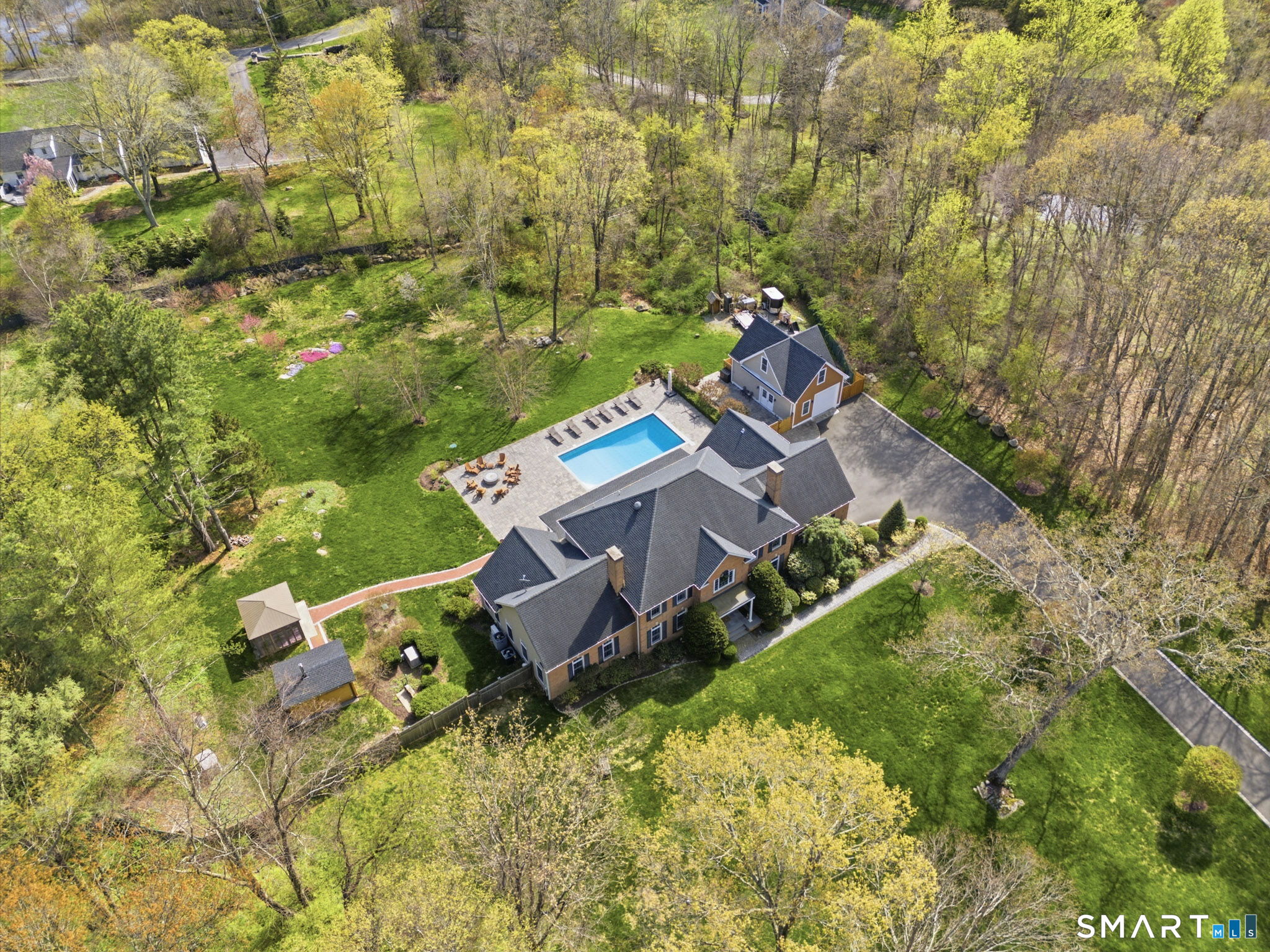 16 Robin Hood Lane