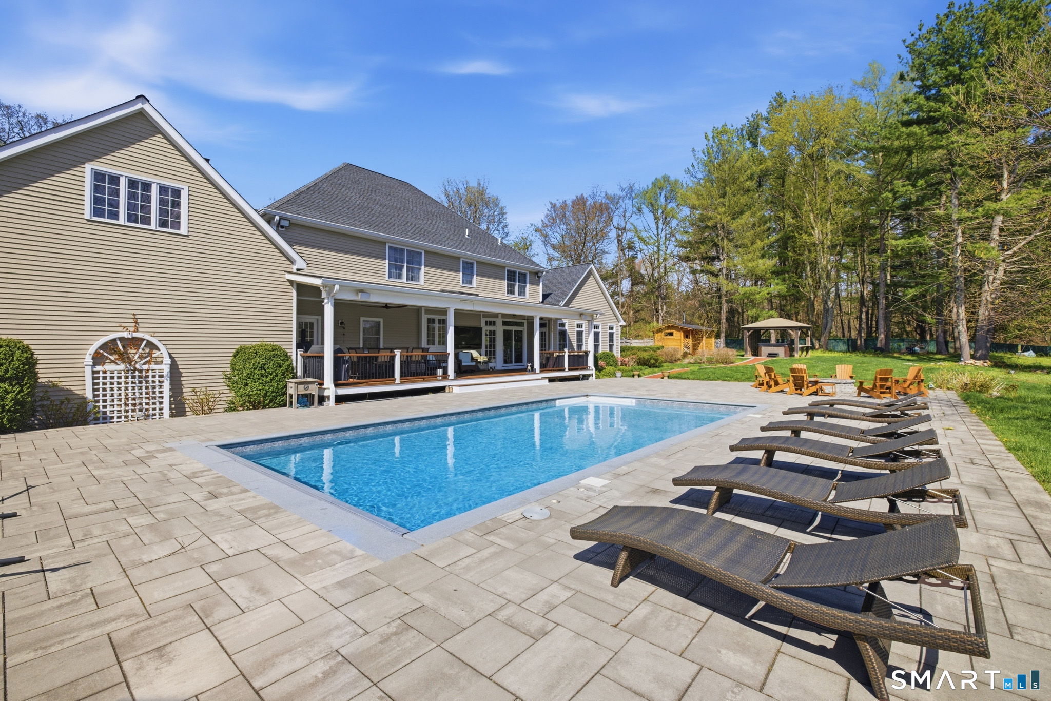 16 Robin Hood Lane