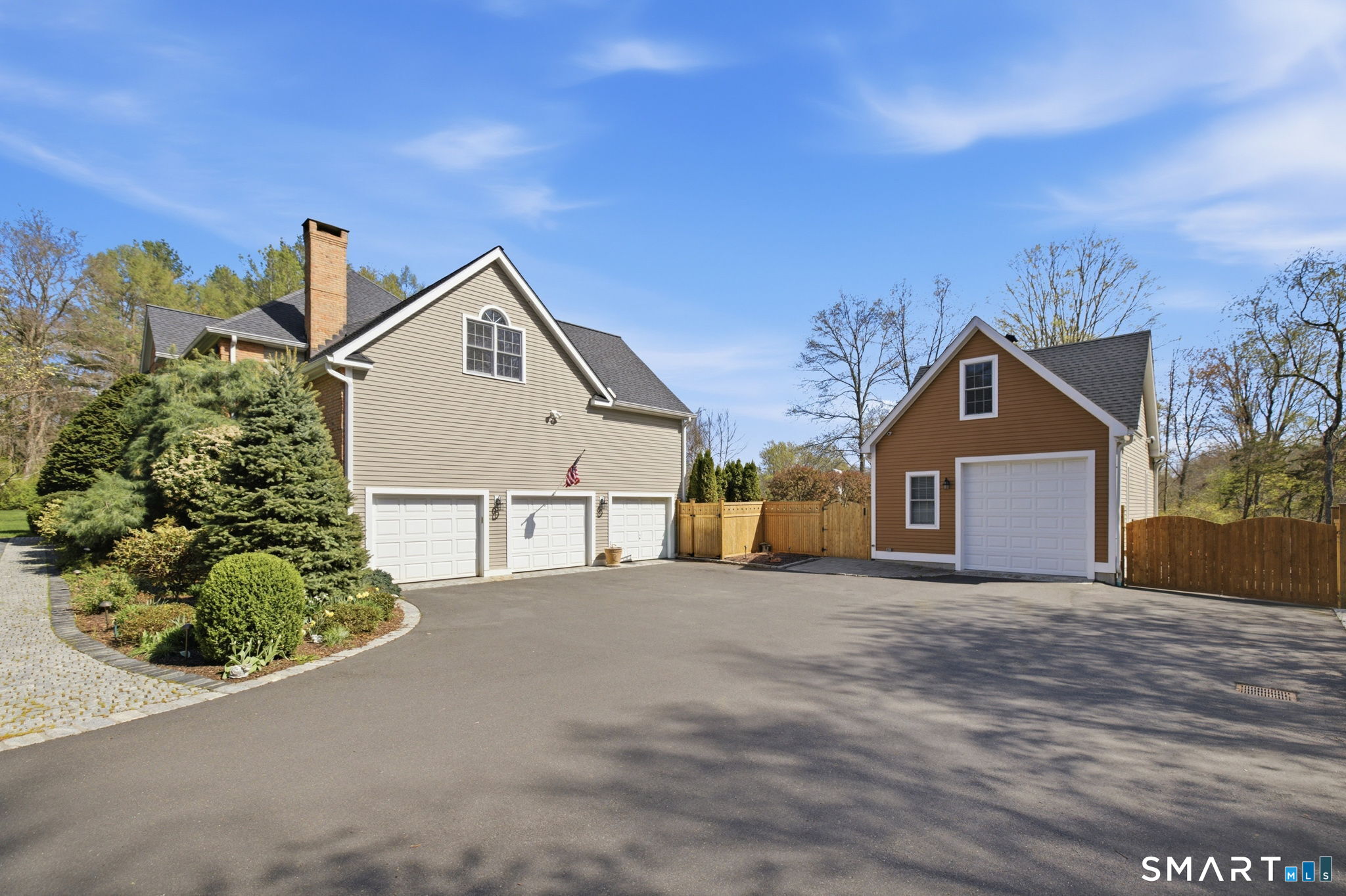 16 Robin Hood Lane