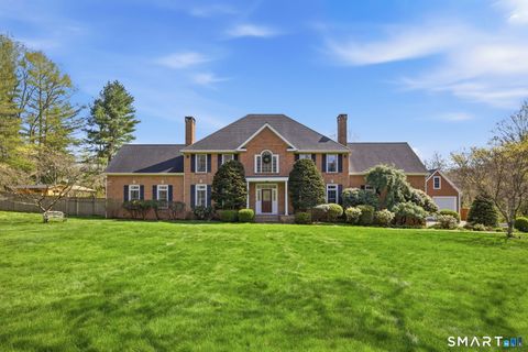 16 Robin Hood Lane Easton CT 06612