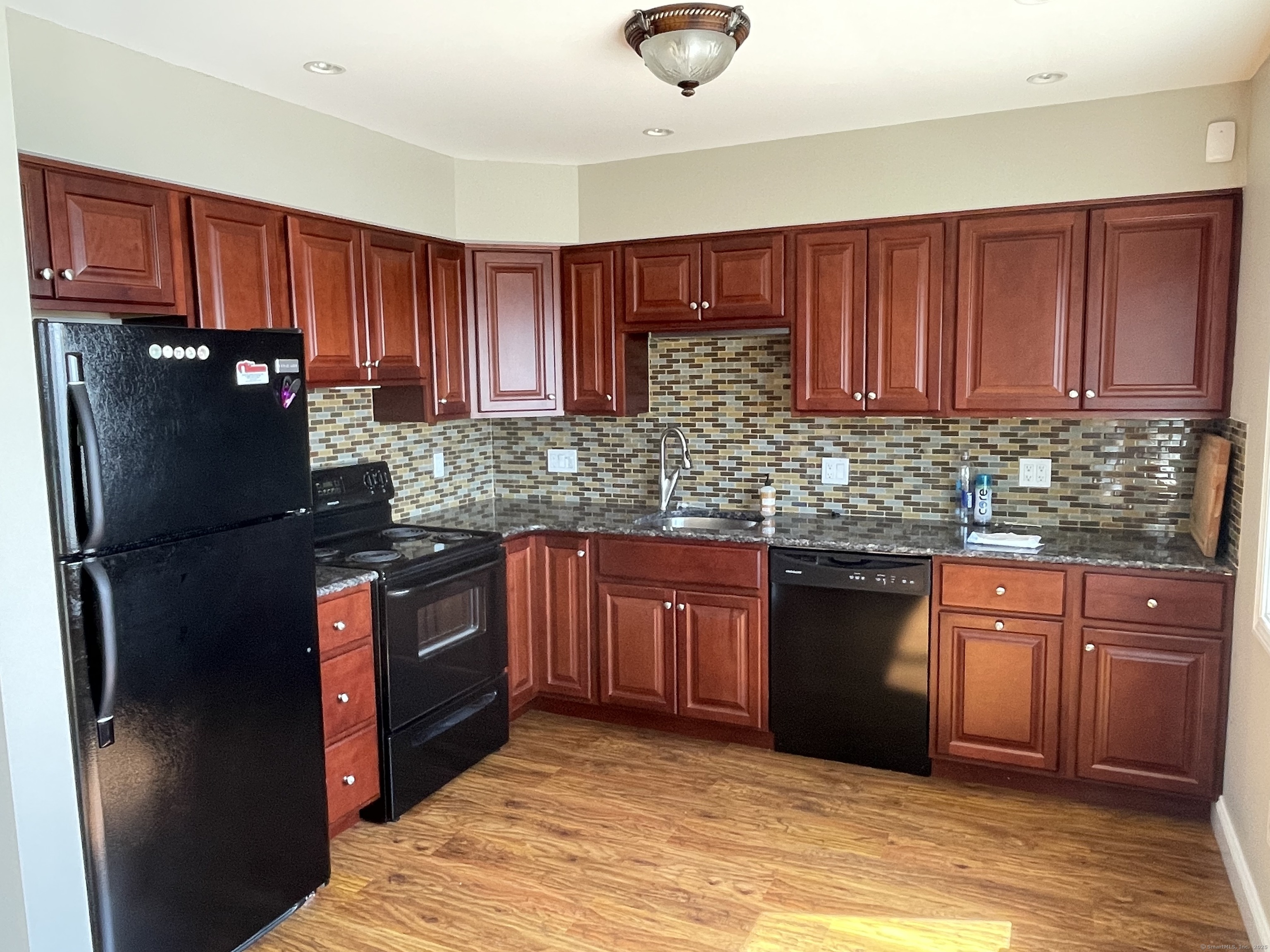 27 Bayview Place APT 5