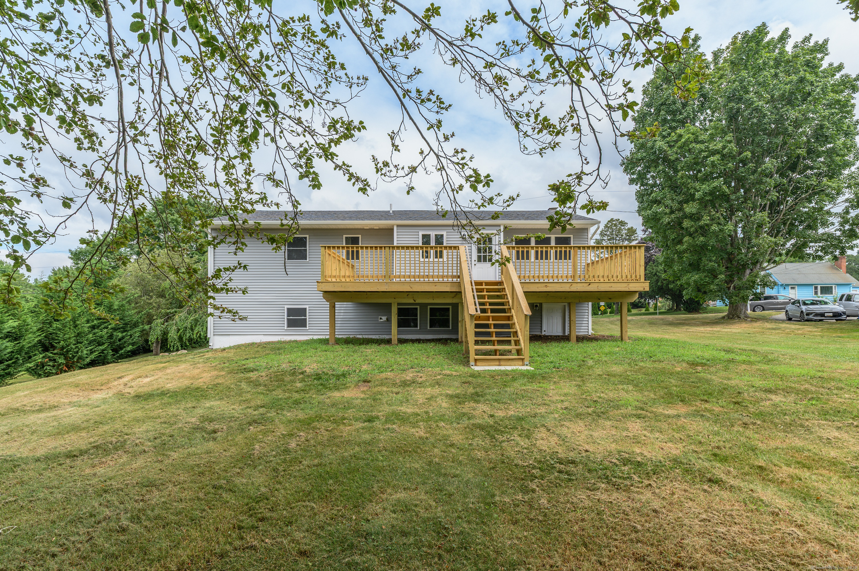 55 Mohegan Road