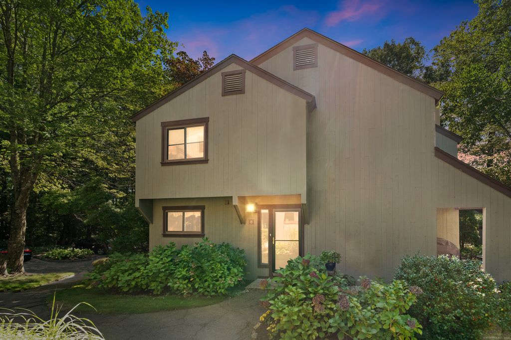 Photo of 8 Willow Lane #8, Avon, CT 06001 (MLS # 24135449)