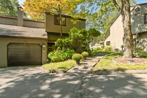 Tiny photo for 8 Willow Lane #8, Avon, CT 06001 (MLS # 24135449)