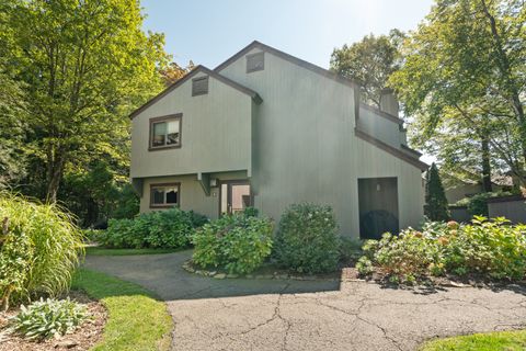 Tiny photo for 8 Willow Lane #8, Avon, CT 06001 (MLS # 24135449)
