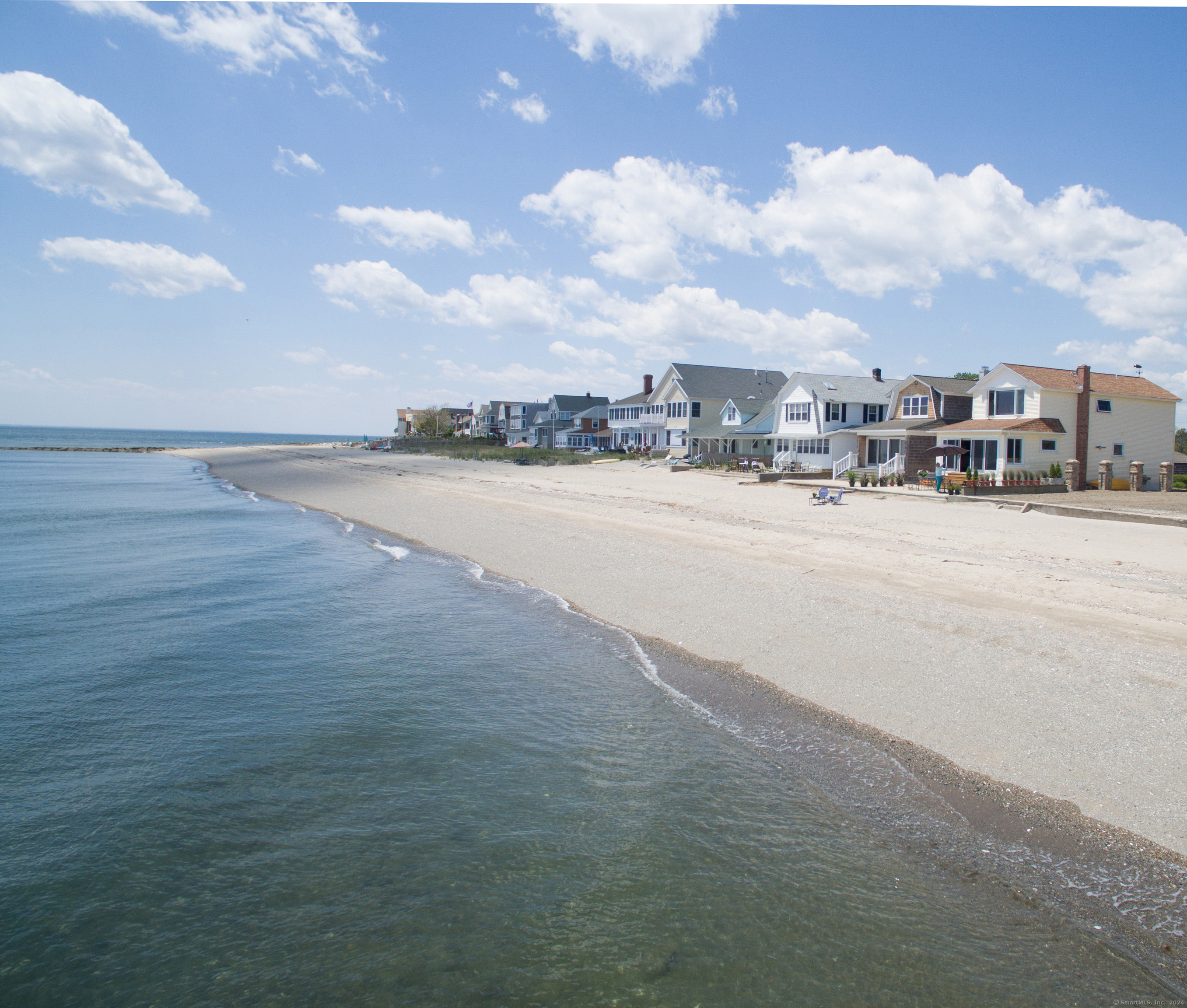 1895 Fairfield Beach Road, Fairfield, Connecticut - 3 Bedrooms  
1.5 Bathrooms  
6 Rooms - 