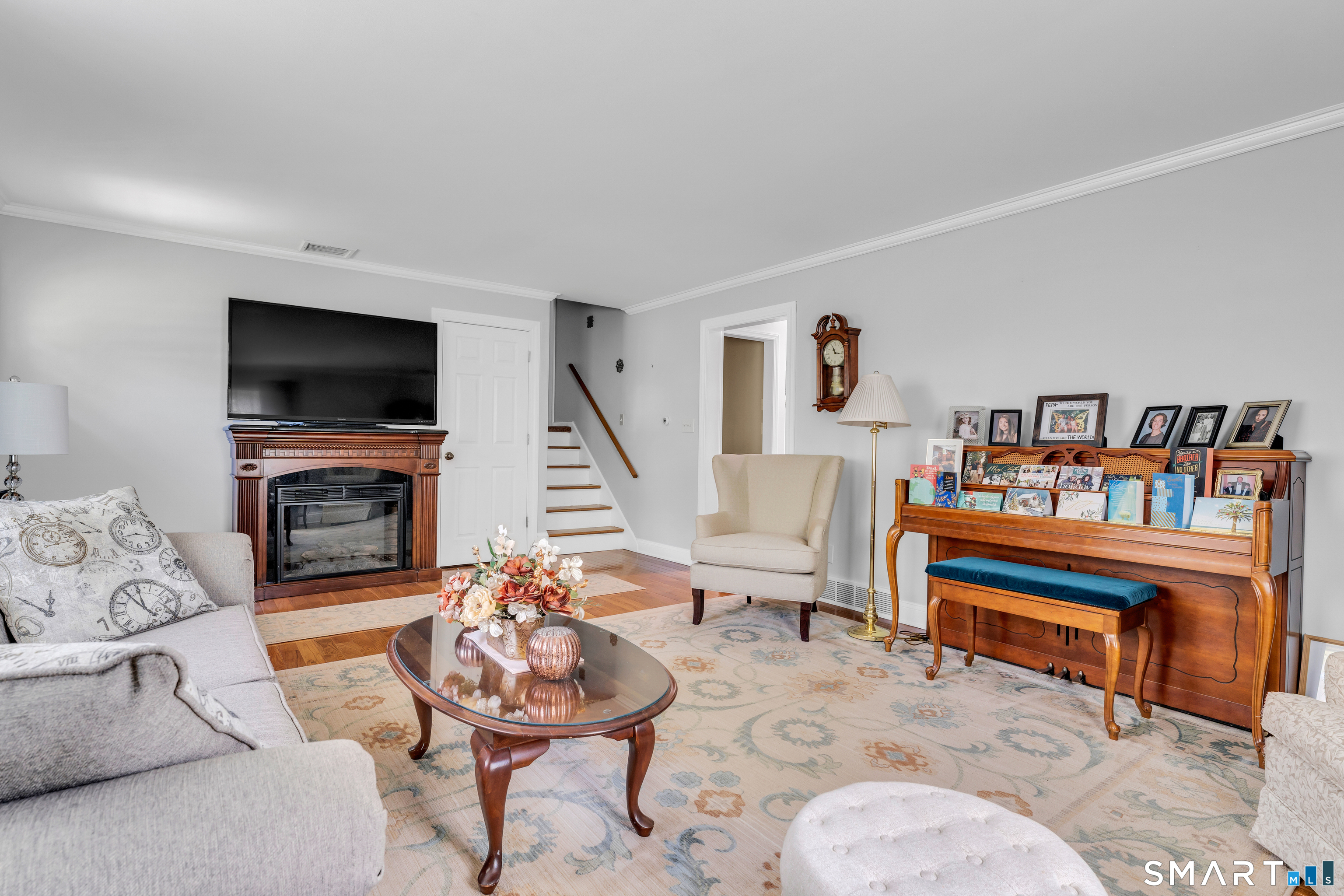 33 Deforest Drive
