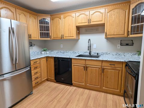 Photo of 50 E. Hill Road #2F, Canton, CT 06019 (MLS # 24170952)