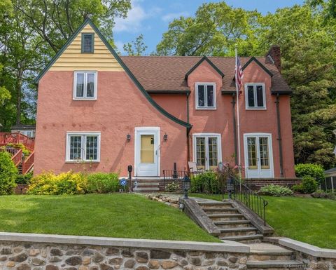 73 Hemlock Road New Haven CT 06515