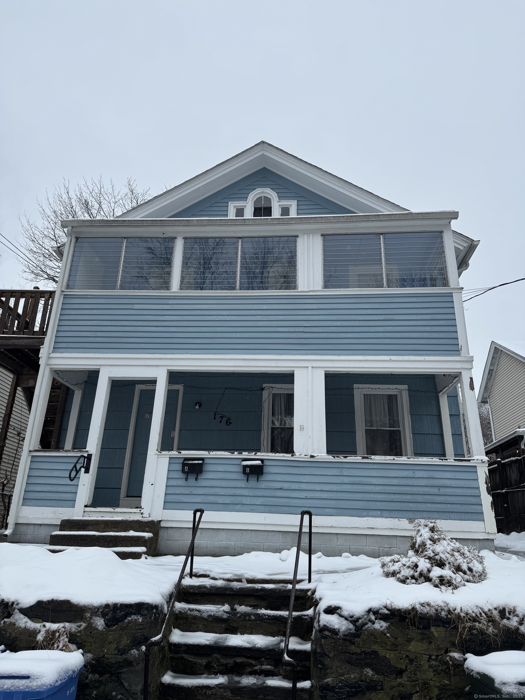 Cliff Street, Norwich, Connecticut - 4 Bedrooms  
2 Bathrooms  
10 Rooms - 