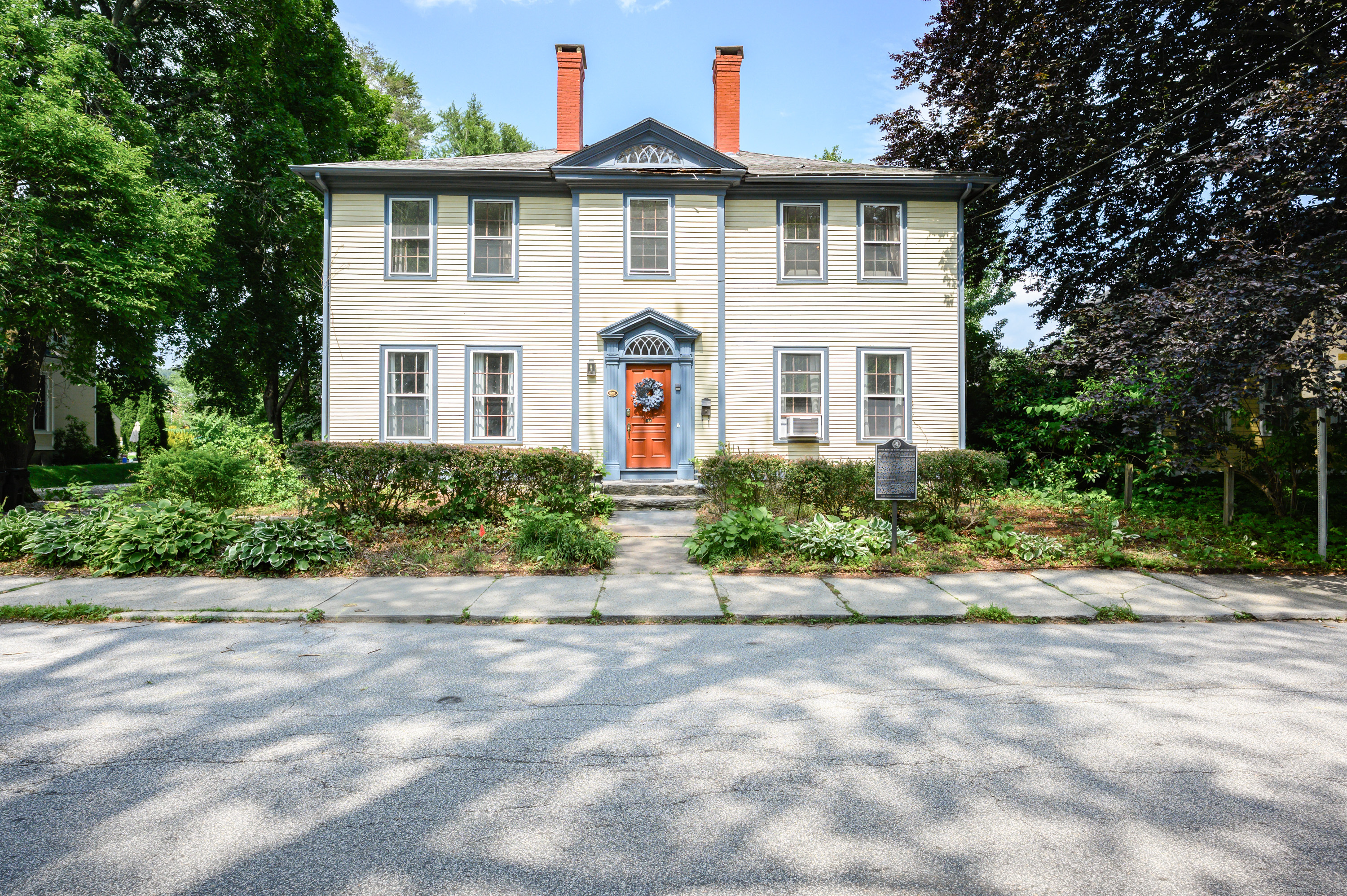 Property for Sale at Broadway, Norwich, Connecticut - Bedrooms: 6 
Bathrooms: 3 
Rooms: 10  - $460,000