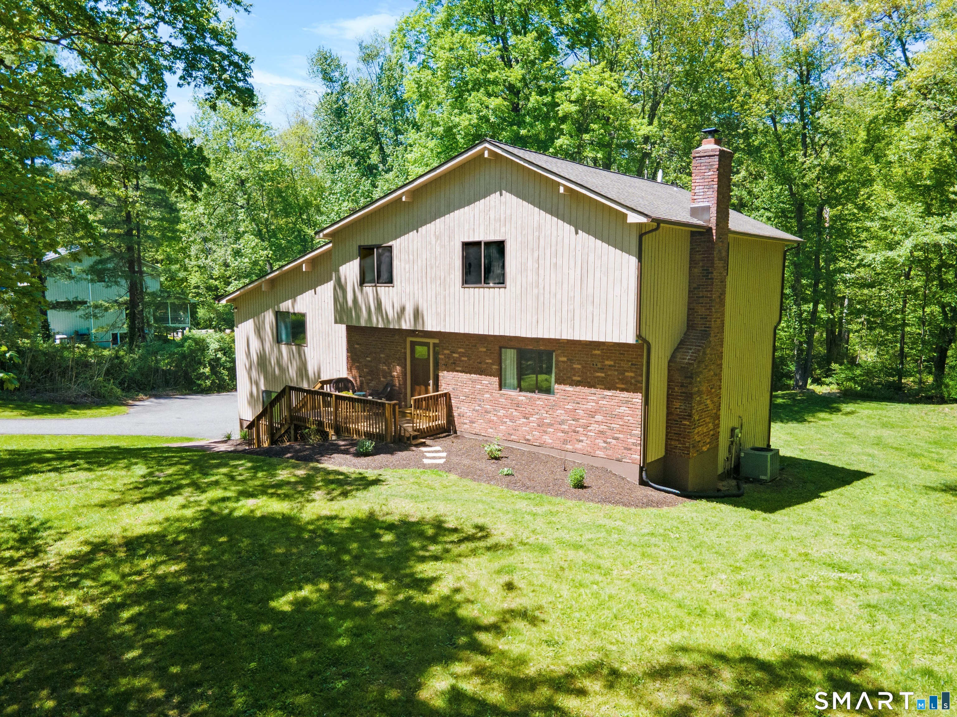 6 Arapaho Road
