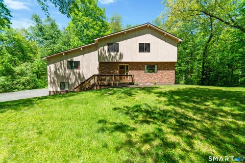 Homes For Sale - 6 Arapaho Road<br/> Brookfield, CT 06804