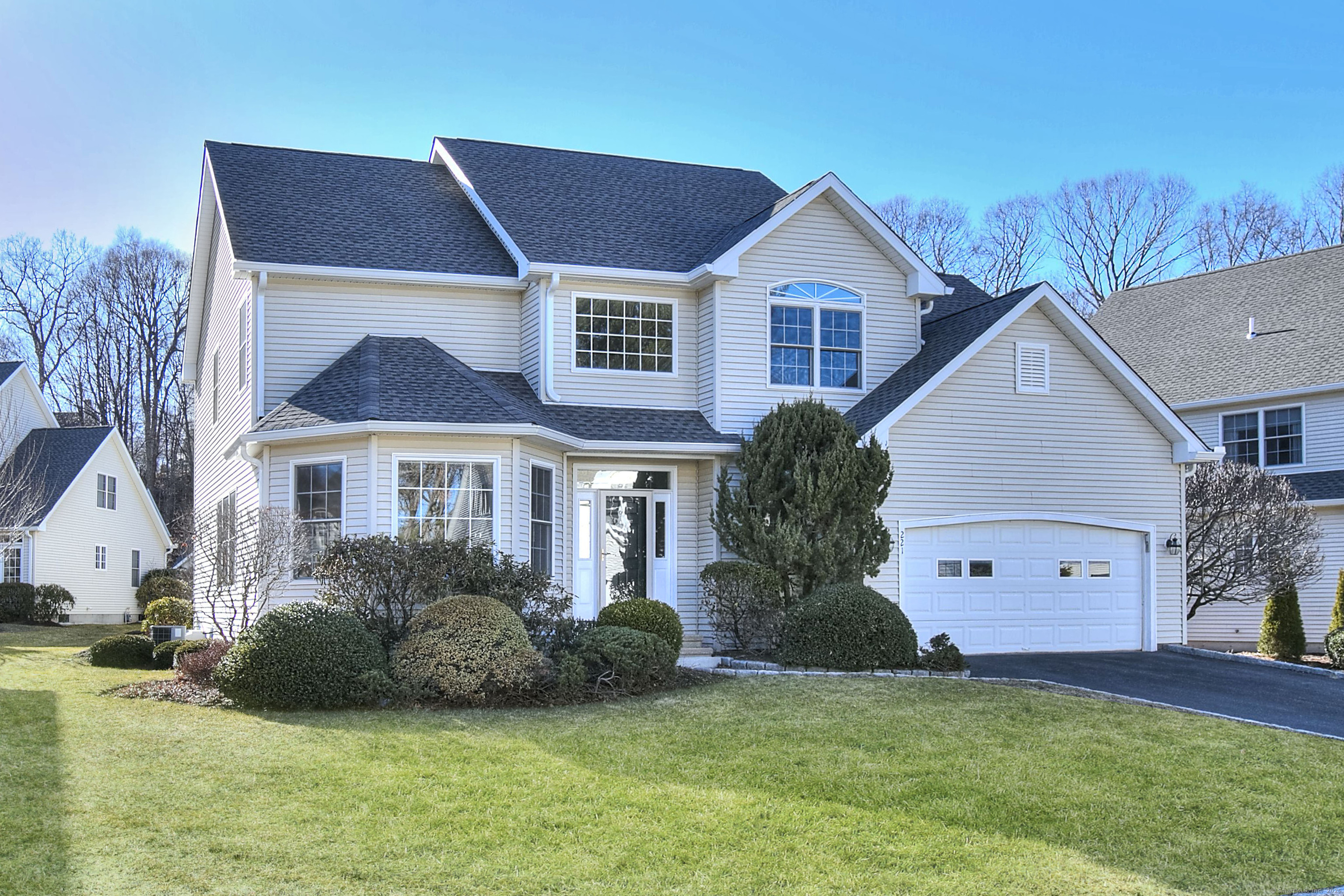 Property for Sale at Fitch Pass 221, Trumbull, Connecticut - Bedrooms: 2 
Bathrooms: 3 
Rooms: 7  - $699,000