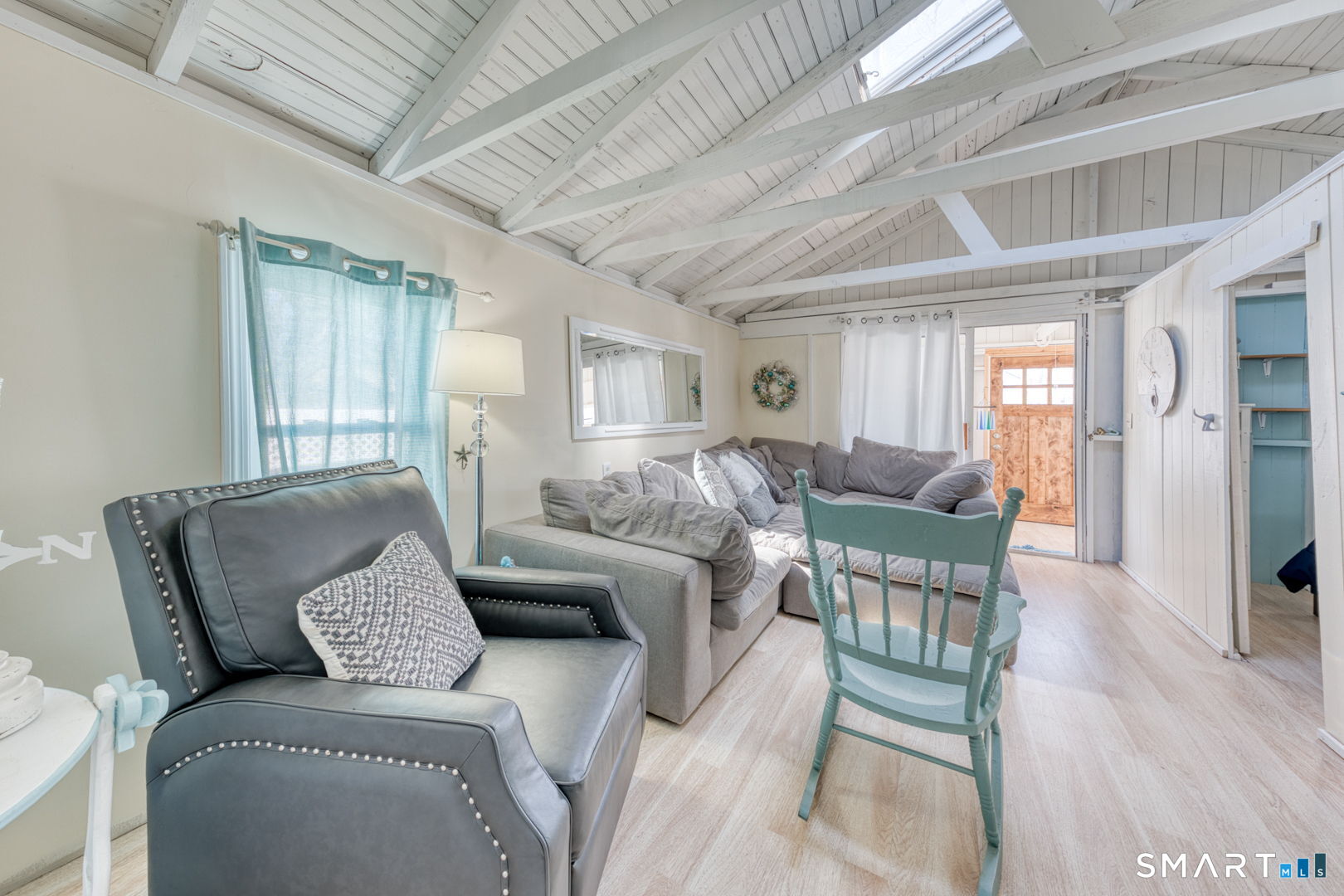 39 Middletown Avenue