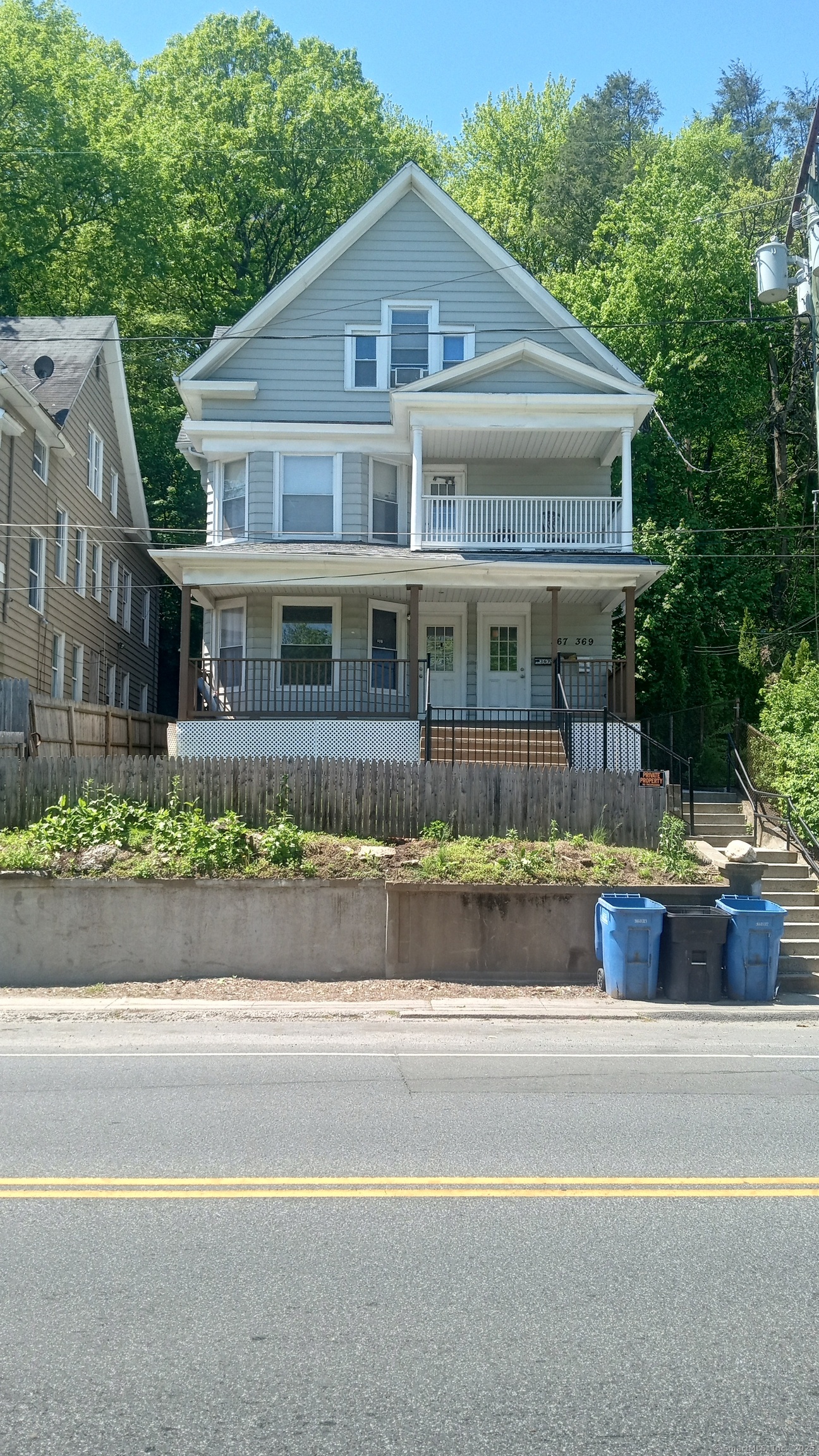 Watertown Avenue 1, Waterbury, Connecticut - 3 Bedrooms  
1 Bathrooms  
5 Rooms - 
