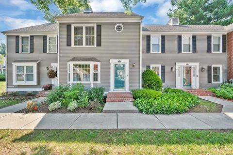 Condo For Sale - 207 Georgetown Drive #207<br/> Glastonbury, CT 06033