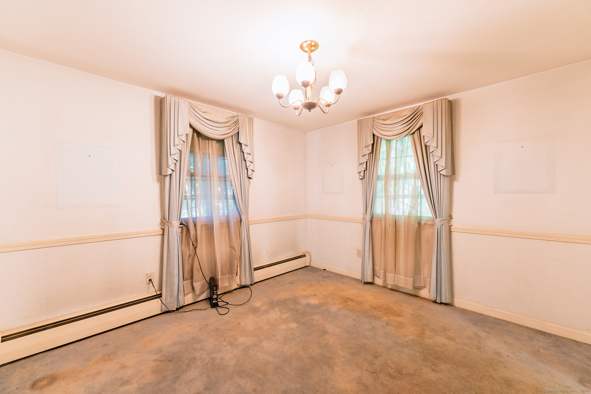 East Hartford, Connecticut 06118, United States, 4 Bedrooms Bedrooms, ,3 BathroomsBathrooms,Residential,Pending,203940