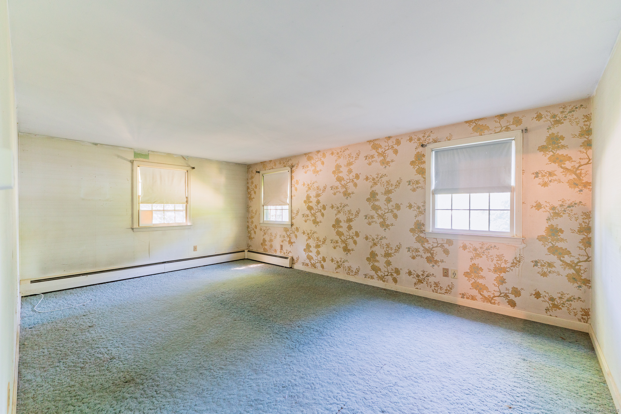 East Hartford, Connecticut 06118, United States, 4 Bedrooms Bedrooms, ,3 BathroomsBathrooms,Residential,Pending,203940