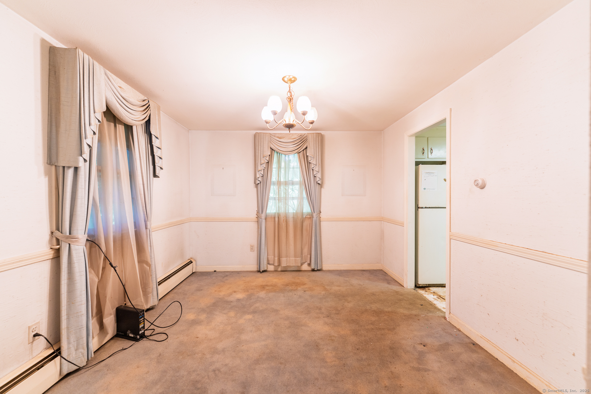 East Hartford, Connecticut 06118, United States, 4 Bedrooms Bedrooms, ,3 BathroomsBathrooms,Residential,Pending,203940