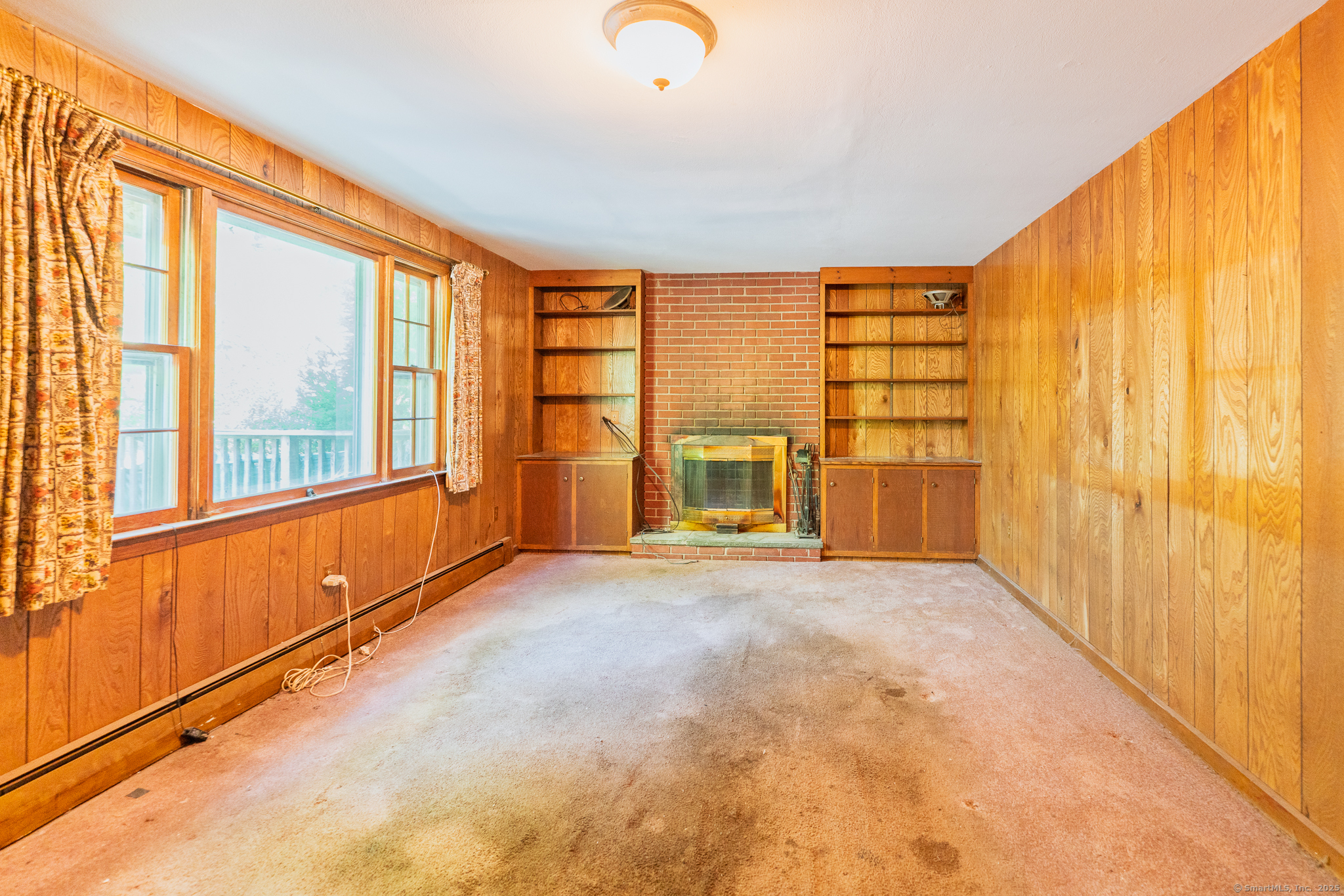 East Hartford, Connecticut 06118, United States, 4 Bedrooms Bedrooms, ,3 BathroomsBathrooms,Residential,Pending,203940