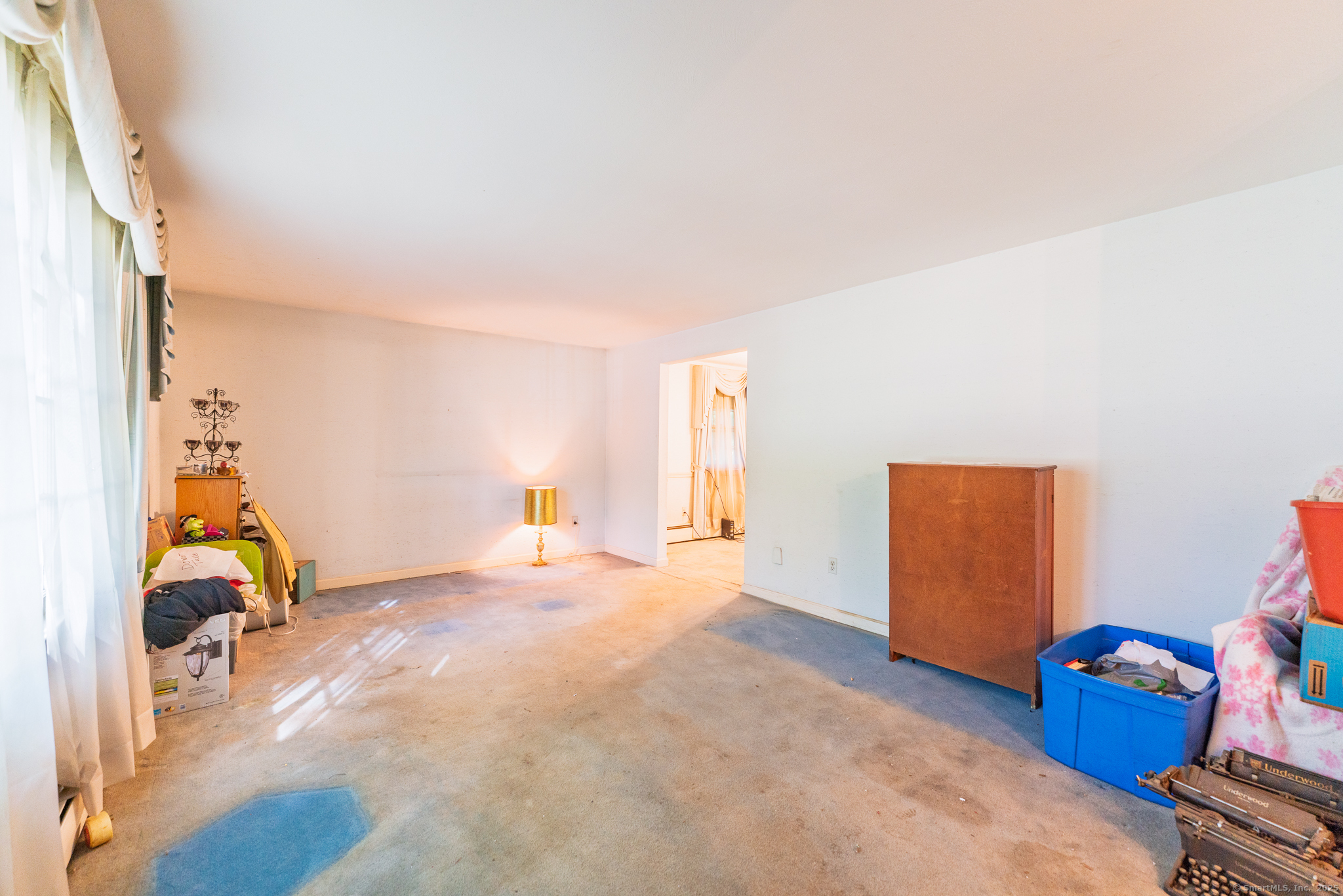 East Hartford, Connecticut 06118, United States, 4 Bedrooms Bedrooms, ,3 BathroomsBathrooms,Residential,Pending,203940